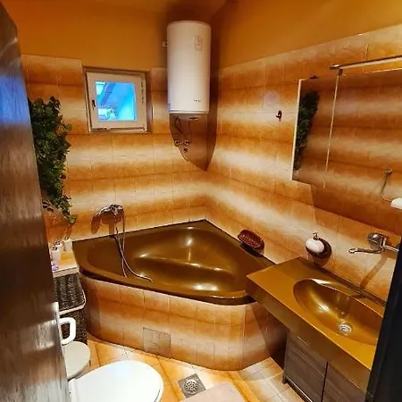 Navita * Μακάρσκα